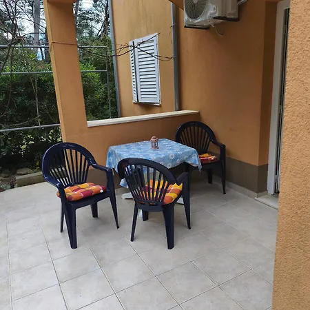 Apartament Lada *